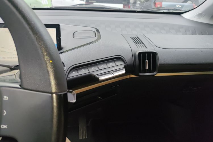 宝骏KiWi EV 2022款 设计师轻享版 三元锂中控内饰16