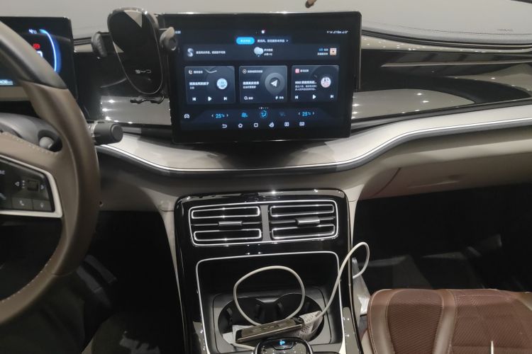 比亚迪 秦PLUS 2024款 荣耀版 DM-i 120KM领先型中控内饰16