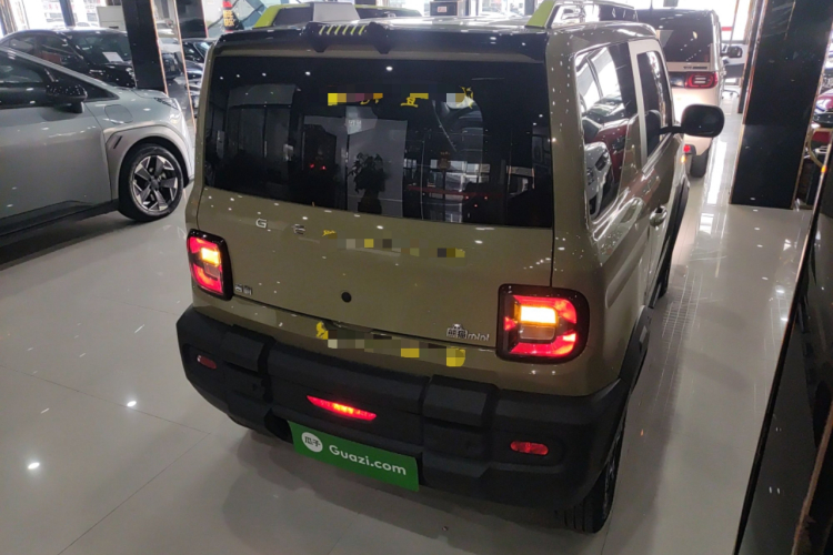 吉利银河 2025款 210km 熊猫骑士车身外观6005