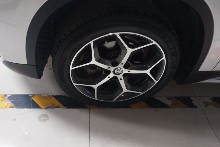 宝马X1 2019款 sDrive18Li 尊享型车身外观6007