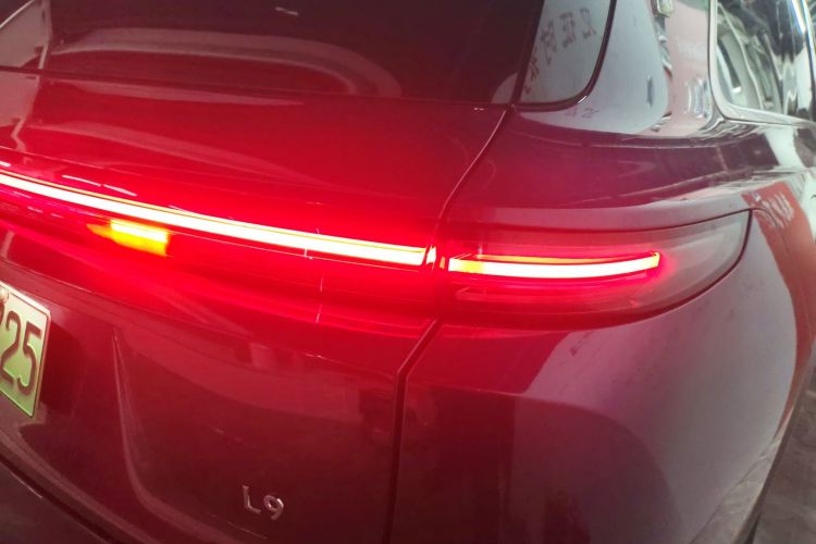 理想汽车 理想L9 2022款 Max车身外观9