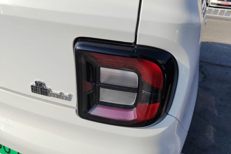 吉利银河 2024款 熊猫mini 200km 耐力熊车身外观9