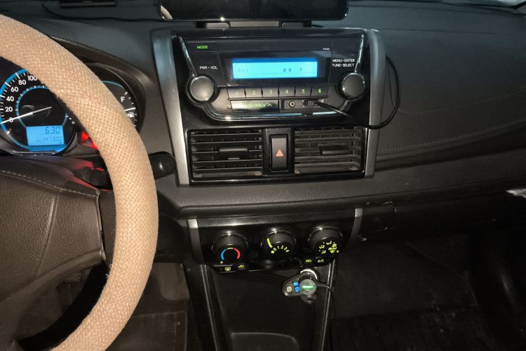 丰田 威驰 2014款 1.3L 手动型尚版中控内饰16