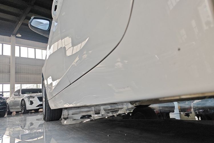 宝马1系 2017款 118i 时尚型机舱底盘30