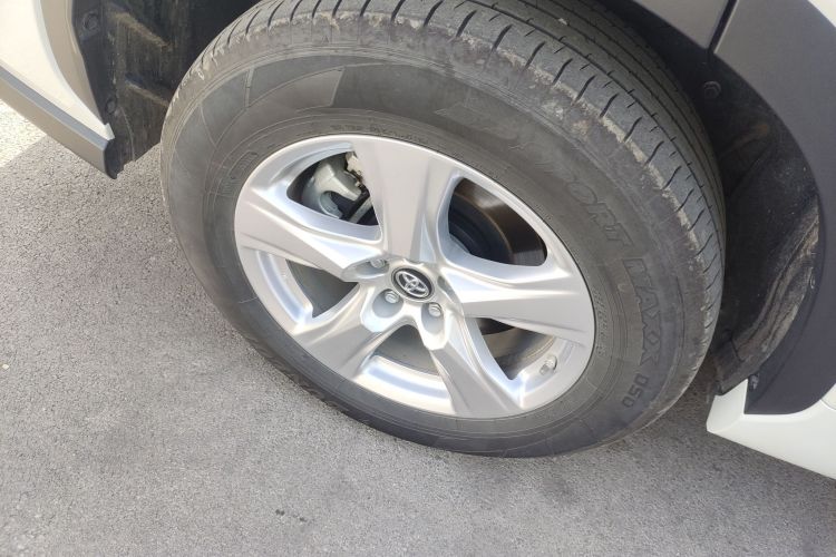 丰田 汉兰达 2023款 2.5L智能电混双擎两驱精英版 5座车身外观6008