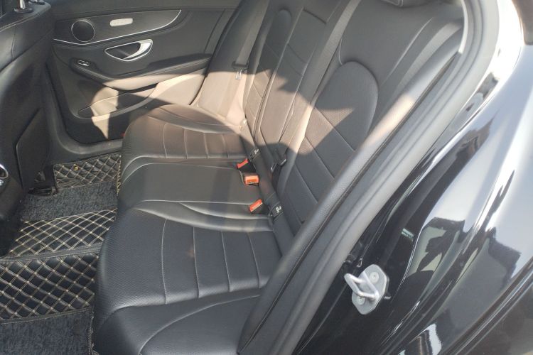 奔驰C级 2017款 C 180 L 运动版中控内饰21