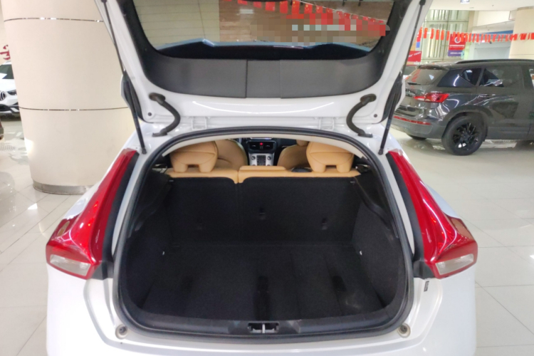 沃尔沃V40 2017款 T4 智雅版机舱底盘23