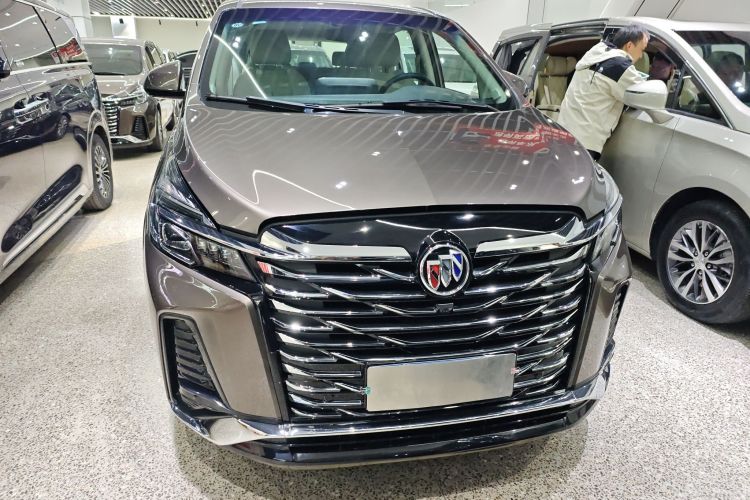 别克GL8 2023款 陆上公务舱 舒适型车身外观2