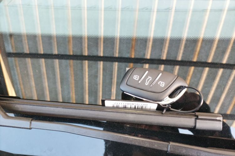 名爵 MG4 EV 2026款 437 从容版中控内饰7001