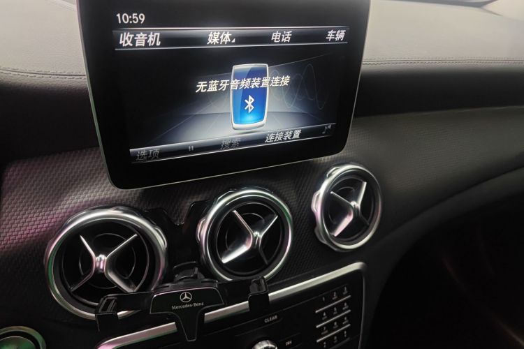 奔驰GLA 2018款 GLA 200 时尚型中控内饰16