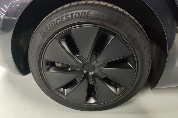 特斯拉 Model 3 2023款 长续航全轮驱动版车身外观6008