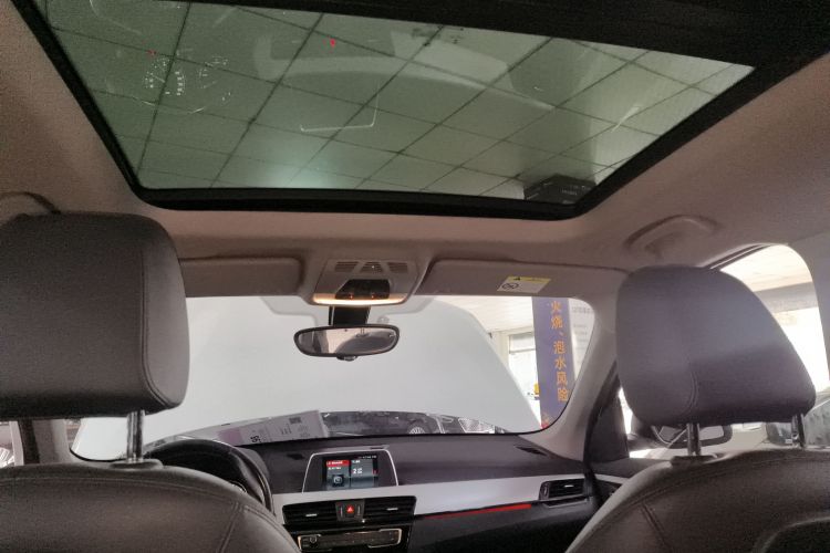 宝马X1 2019款 sDrive18Li 时尚型中控内饰22