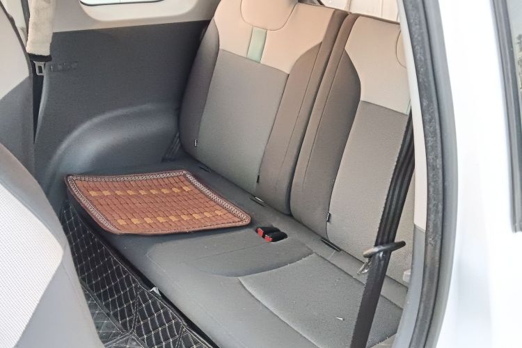 长安启源 长安Lumin 2022款 210km 香甜款中控内饰7004