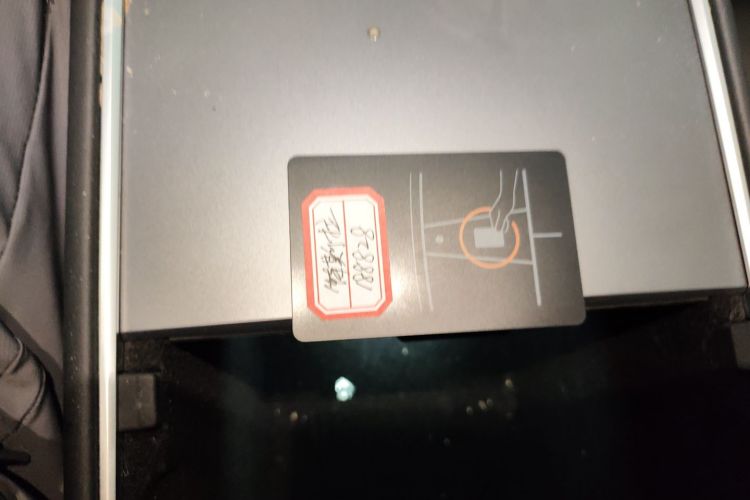 特斯拉 Model Y 2021款 长续航全轮驱动版中控内饰11