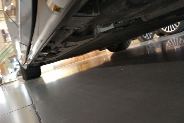 鸿蒙智行 智界R7 2025款 增程 251km Max局部细节9002