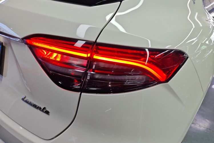 玛莎拉蒂 Levante 2022款 2.0T GT锋芒版车身外观9