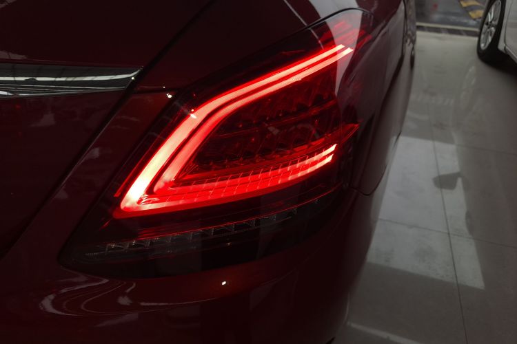 奔驰C级 2021款 C 200 L 时尚型运动版车身外观9