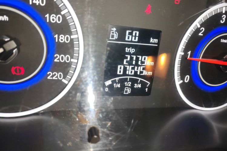 中华V3 2015款 1.5L 手动精英型中控内饰15