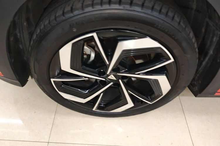 深蓝汽车 深蓝S07 2024款 215Max 乾崑智驾ADS SE增程版车身外观6007