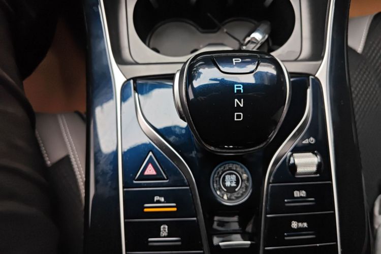 比亚迪 秦PLUS 2023款 冠军版 EV 510KM超越型中控内饰18