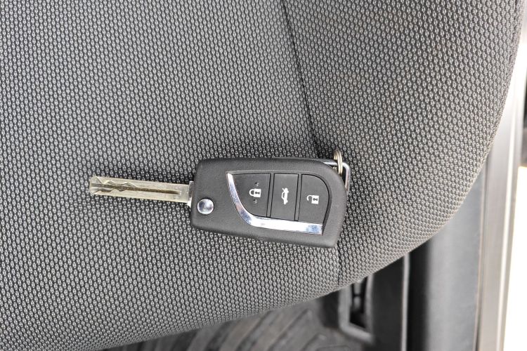 丰田 雷凌 2022款 改款 TNGA 1.5L CVT进取版中控内饰11