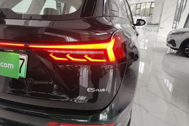 蓝电E5 PLUS 2025款 165km 长续航版PLUS 5座车身外观6006