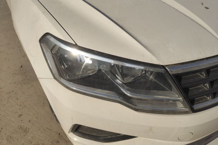 大众 捷达 2017款 1.4L 手动时尚型车身外观8