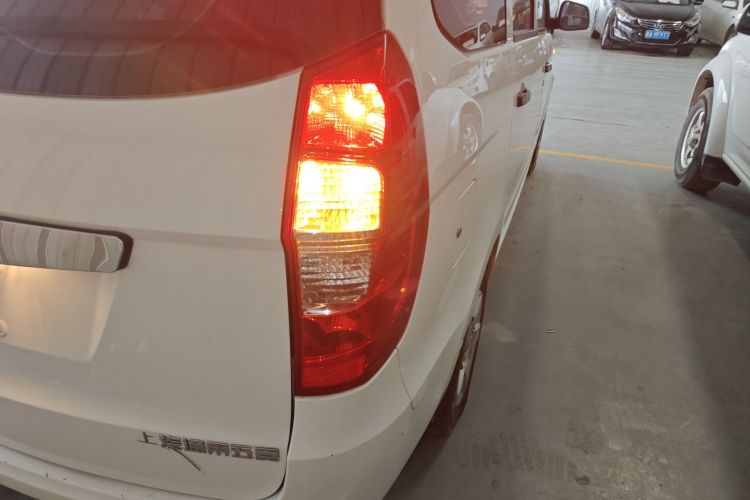 五菱汽车 五菱宏光 2018款 1.5L 经典款S基本型车身外观6006