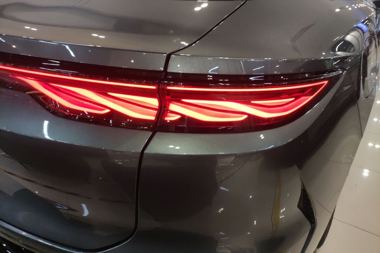 比亚迪 汉L 2025款 DM-p 四驱激光雷达旗舰型车身外观6006