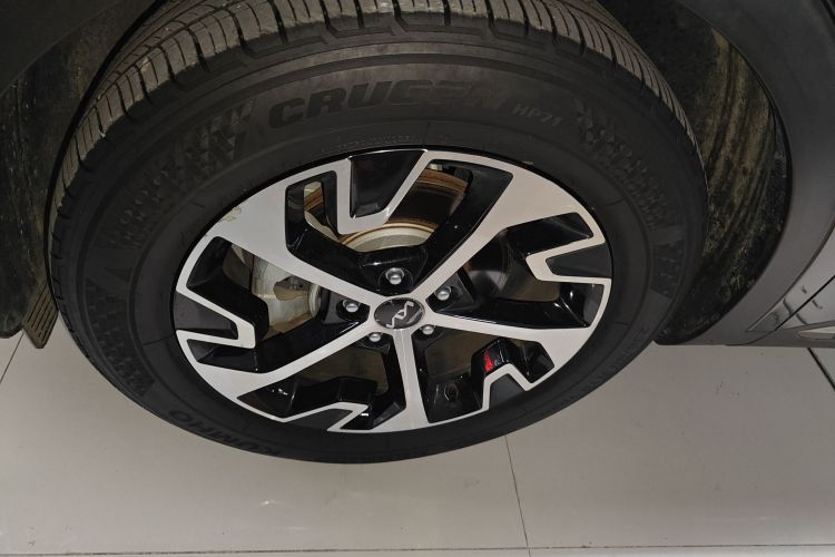 起亚 狮铂拓界 2023款 1.5T 两驱尊贵版车身外观6007