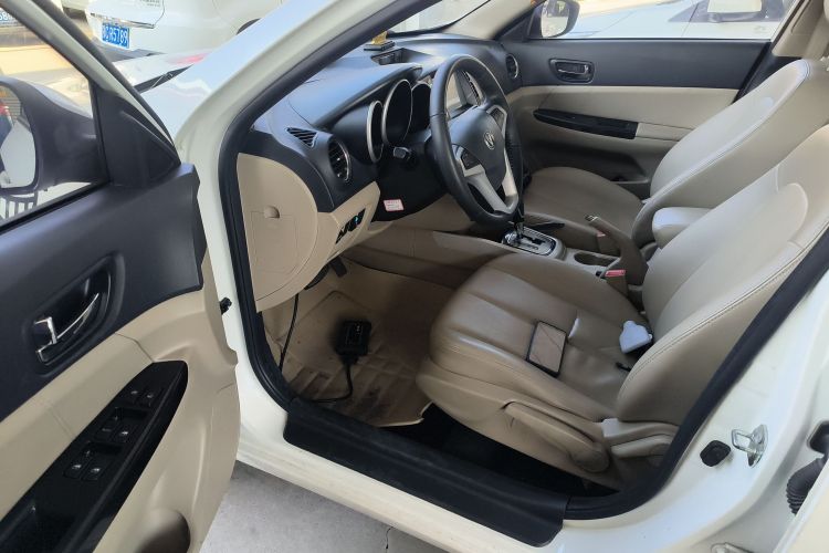 长安 逸动 2014款 1.6L 自动豪华型中控内饰7003