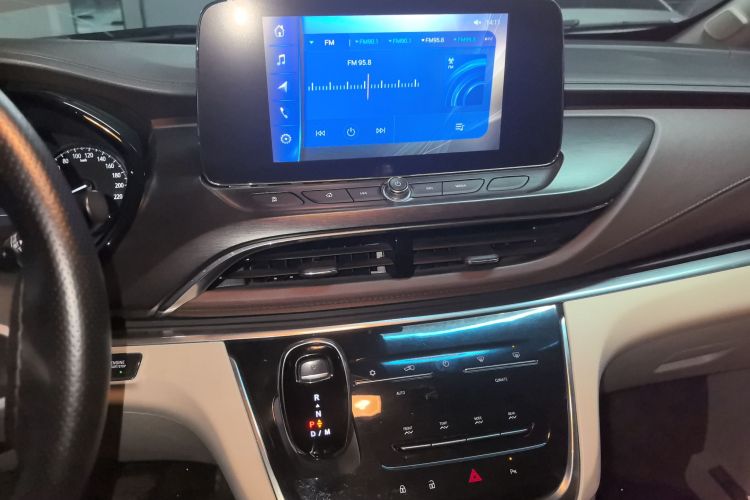 别克GL8 2021款 陆上公务舱 652T 舒适型中控内饰16