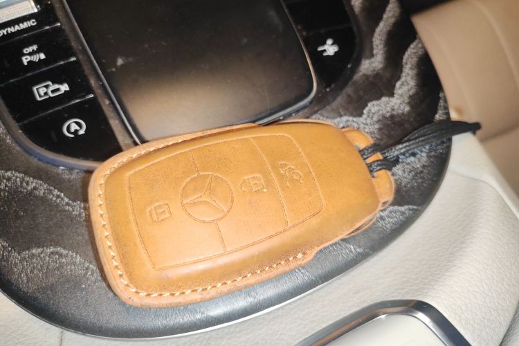 奔驰E级(进口) 2021款 E 260 轿跑车中控内饰7001