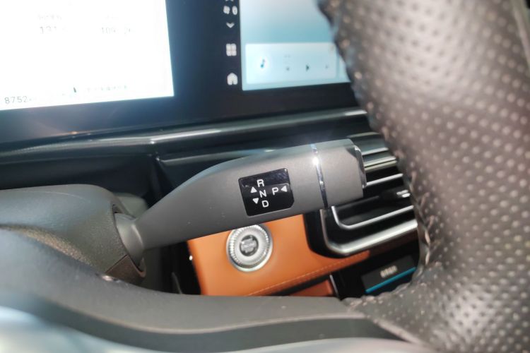 捷途山海L7 2024款 1.5T 120km MAX+ 7座中控内饰18