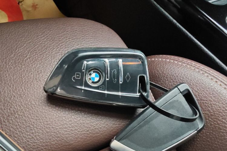 宝马1系 2021款 120i M运动曜夜版中控内饰11