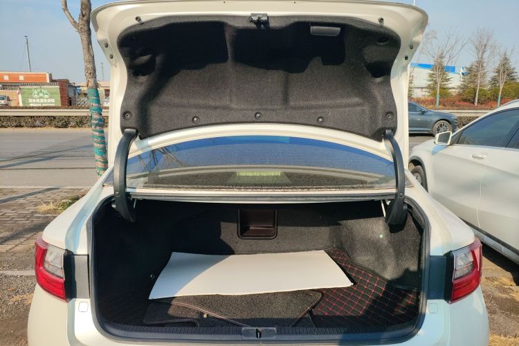 雷克萨斯ES 2017款 200 30周年纪念版局部细节23