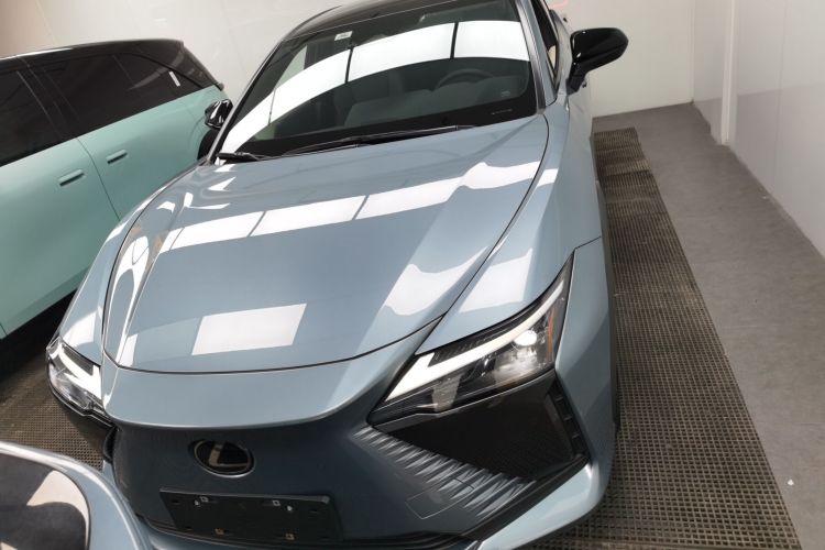 雷克萨斯RZ 2023款 450e 四驱纵享版车身外观6001
