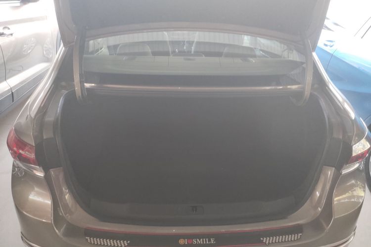 别克 英朗 2021款 典范 1.5L 自动精英型机舱底盘23