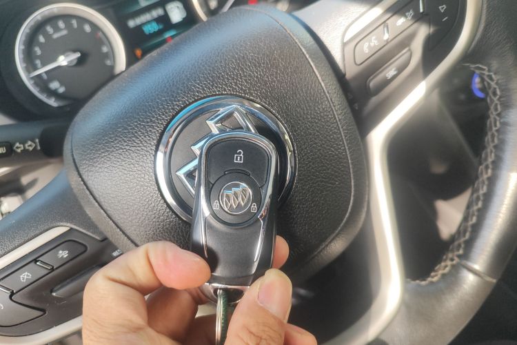 别克GL6 2019款 18T 6座互联尊贵型 国VI中控内饰11