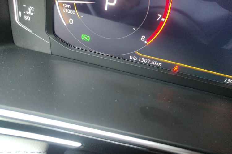 大众 途观L 2025款 出众款 300TSI 自动两驱龙腾版中控内饰15