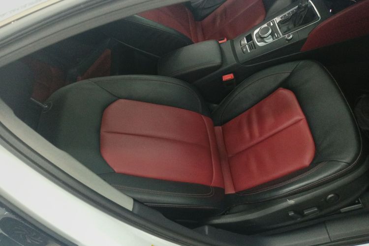 奥迪A3 2018款 30周年年型 Sportback 35 TFSI 风尚型局部细节41