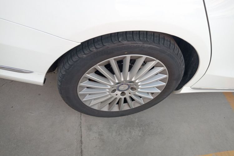 奔驰C级 2015款 C 180 L车身外观6008