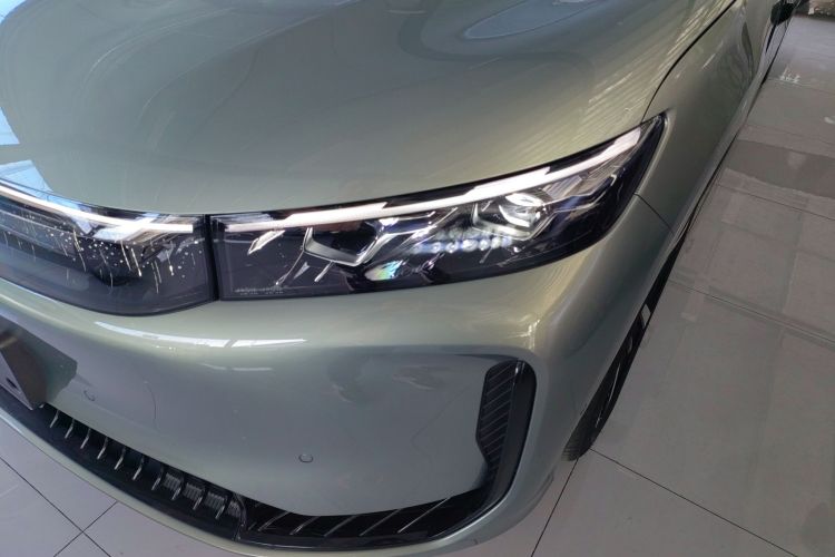 岚图汽车 岚图FREE 2025款 FREE+ 后驱乾崑版局部细节36