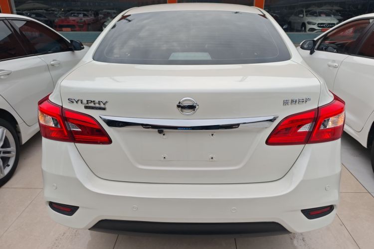 日产 轩逸 2021款 经典 1.6XE CVT专享版车身外观6