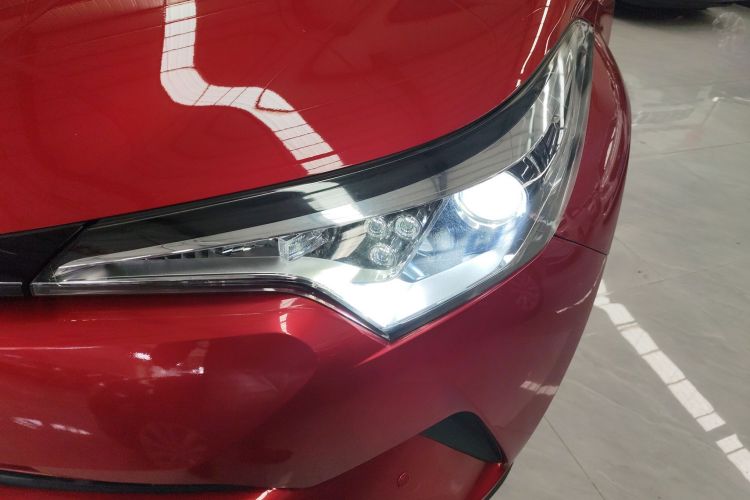 丰田C-HR 2018款 2.0L 领先天窗版 国VI局部细节36