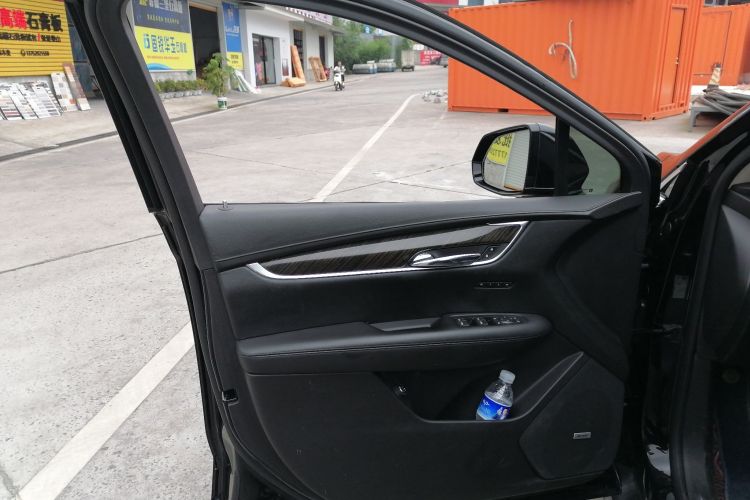 凯迪拉克XT5 2018款 28T 四驱豪华型中控内饰47