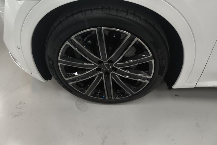 鸿蒙智行 智界R7 2024款 纯电 667km Pro车身外观6007