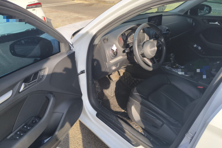 奥迪A3 2019款 Limousine 35 TFSI 进取型 国V中控内饰20