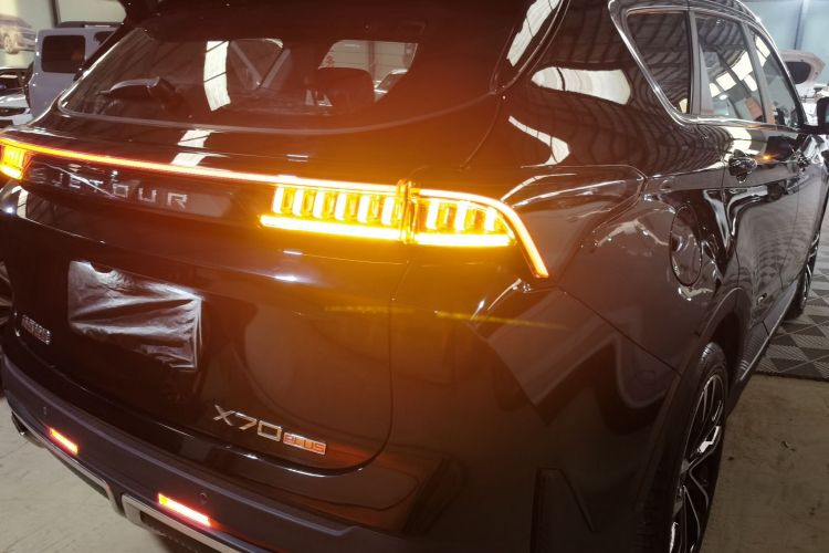 捷途X70 PLUS 2025款 1.5T 旗舰版 5座车身外观9