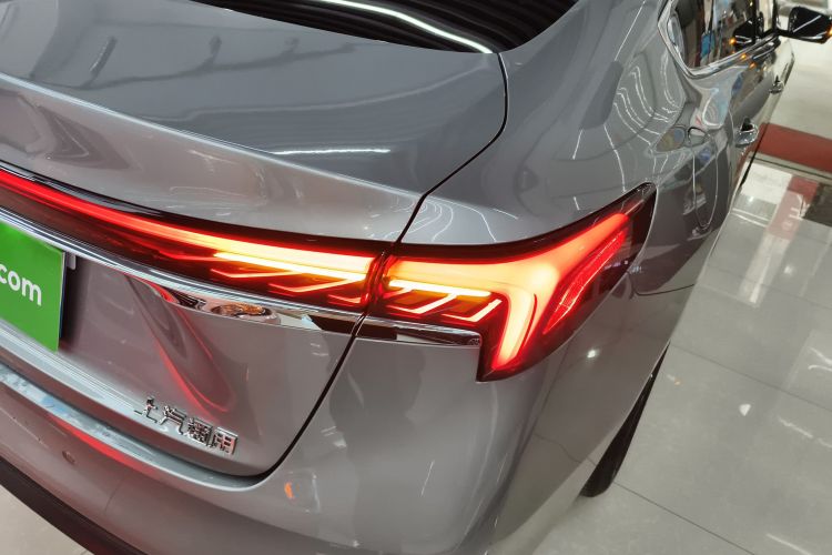 别克 君越 2023款 28T 越尊版车身外观9